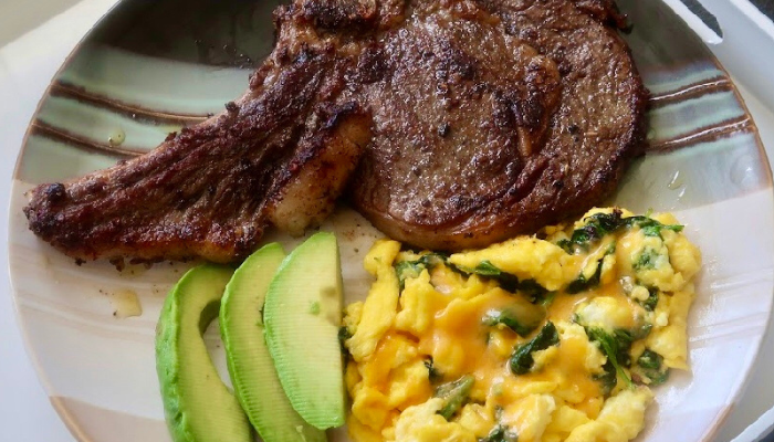 Breakfast Steak & Cheesy Spinach Eggs